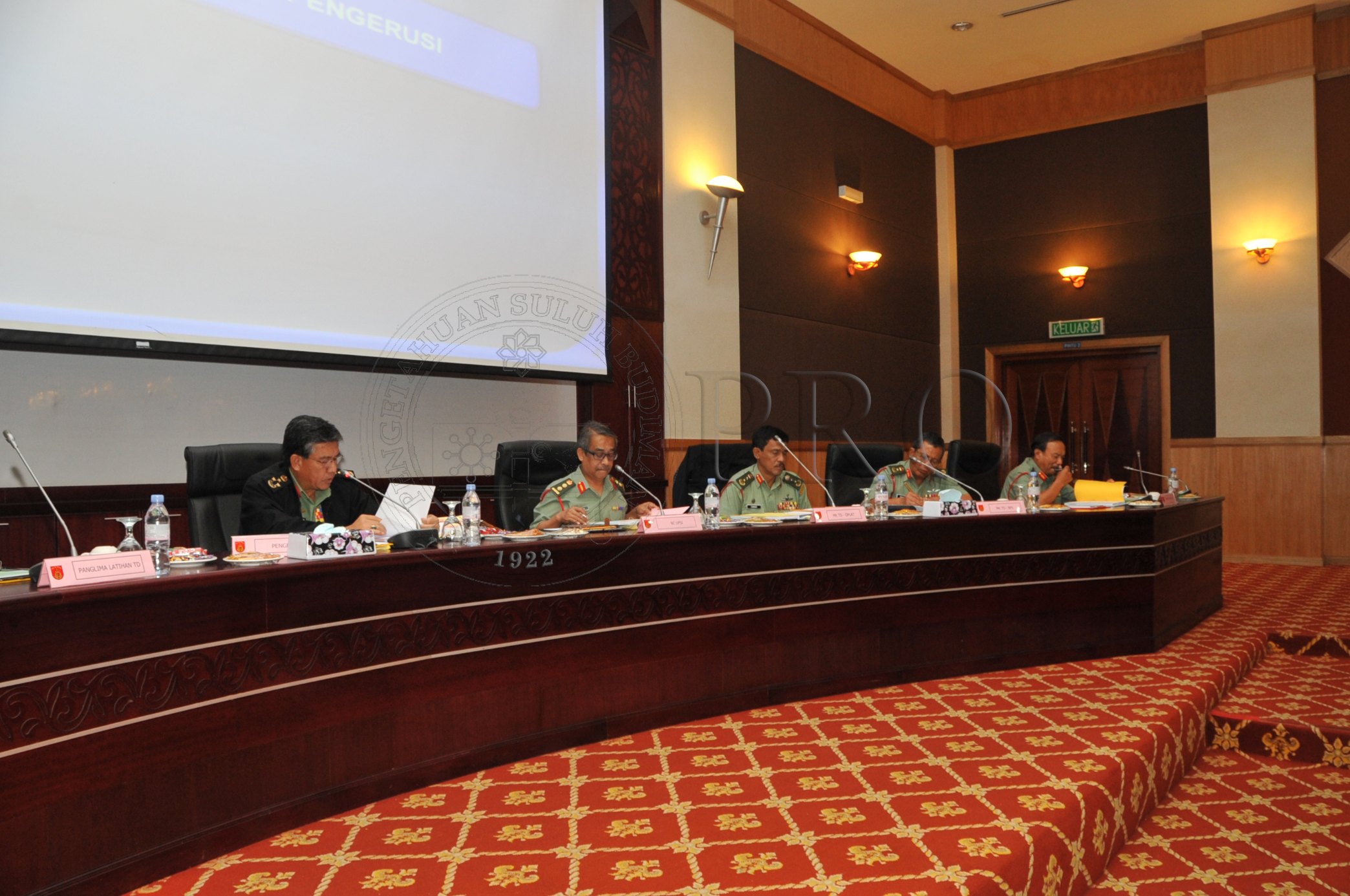 PRO 14 02 PALAPES PRO 2832